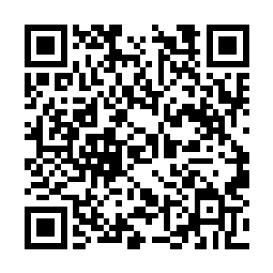 她的未婚夫选择了一个……只有善良和娇美的女子二维码生成