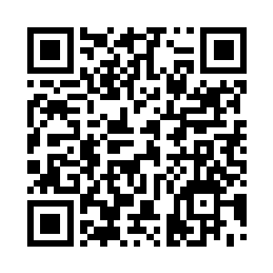 她的目光落在满地狼藉的家具和物品上二维码生成