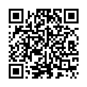 她的身上穿着一件赵纯良的宽大衬衫二维码生成