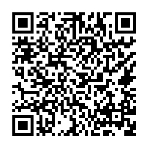 她眼中流露出来的恨不得要把他看的深深的刻在心里的情绪让龙战觉得心头一窒二维码生成
