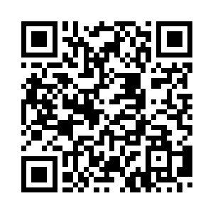 她调整着手中原本握着的扫帚握柄二维码生成