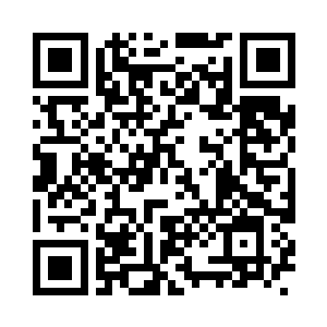 她起身抬头在树间寻找瞧着顺眼的梨子二维码生成