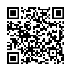 她踮起脚尖亲吻别人的画面就像是放电影般二维码生成