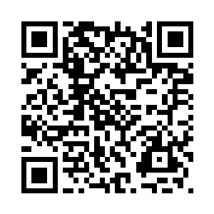 她迅速的抽出了扣在绑腿上的□□二维码生成