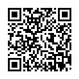 她还真没有这样仔细的看过一个男人的身体二维码生成