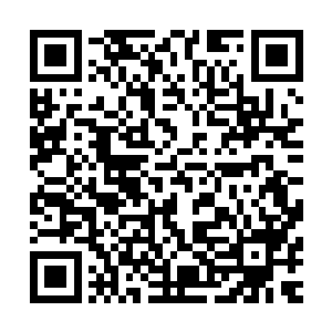 她那玲珑的身段以及那飘渺若神的气质仍然让人迷醉倾心不已二维码生成