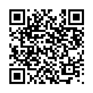 好像刚才根本没看到两人拥抱在一起二维码生成