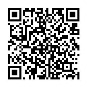 好像是偷情出來怕被别人的丈夫或者自己的老婆给盯上似得二维码生成