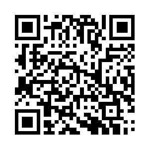 好几位全副武装的警察荷枪实弹把守通道二维码生成