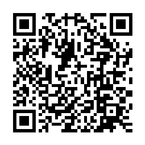 如今皆停在距离那九幽冰峰约有两千余里之外不同的四面水域二维码生成