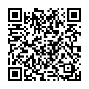 如同流云一般地流畅地向着对面的土依水蜂拥而去二维码生成