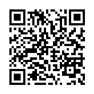 如墨的长发垂落在他敞开的衣襟结实的胸膛上二维码生成