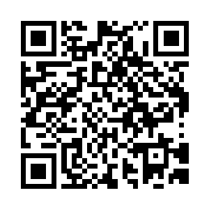 姚丽芬和姚翠芬几个也都围了过去看二维码生成