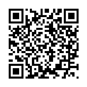 娜塔莎感觉到母亲转头给自己一个询问的表情二维码生成