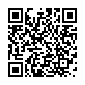 娜塔莎端了酒杯靠在椅背上等着看热闹二维码生成