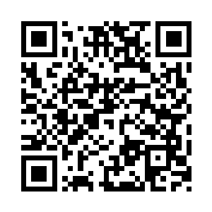 子一脸满意的拍了拍吴天意被洛悠悠画得二维码生成