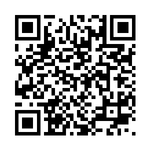 孔陵轩温柔地用帕子为她试去唇边的水渍二维码生成