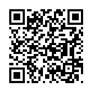 孙子轩孤零零的独自占据了一张低案二维码生成