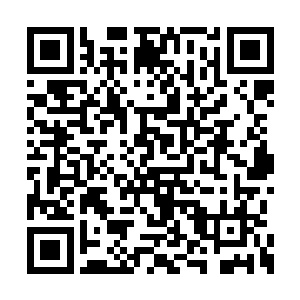 孙悟空说完抡起如意金箍棒对着石门狠狠地砸下二维码生成