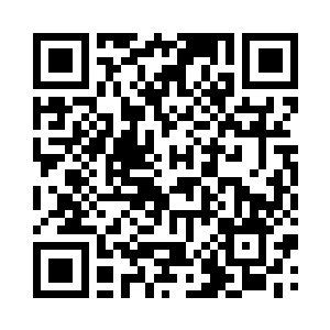 孙满江小心翼翼的把陈韵放在后车座上二维码生成