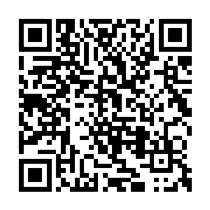 孟丰和另外一位带眼镜的五旬男子快步迎了上去二维码生成