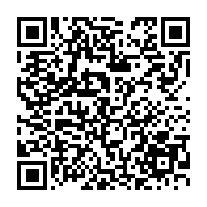 孟小浪想象着秃鹫李耀在爷爷这间毫不起眼的理发店里吃饭的样子二维码生成