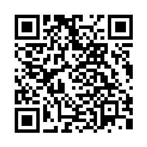 孟茵云在后座轻声用英语跟菜菜子交谈二维码生成