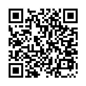 孟静妍坐在老爸旁边抱着他的胳膊和他撒娇二维码生成