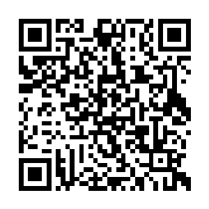 学校校长是惊惧毕业照上突兀出现了老人的女儿二维码生成