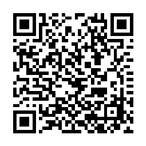 学生们出门吃饭或者下午没课的学生约着一起逛街二维码生成