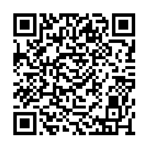 宁婉悠突然用一双纤嫩雪腻的长腿缠在我的腰上二维码生成