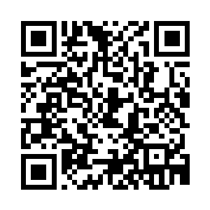 宁灵雨脚步轻盈的回到了角落的餐桌上坐下二维码生成