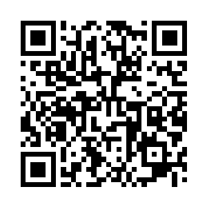 安娜面色愤怒地看着眼前的这六个人二维码生成