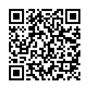 安德烈和高扬一起扭头观察来自桥上的动静时二维码生成