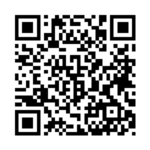 完全倒影在他那一双琥珀色的瞳仁之中二维码生成