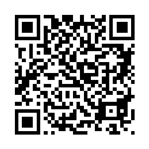 完美无瑕脸庞透着一股温柔的光泽二维码生成