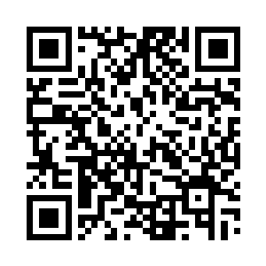 容貌俊俏的西瑟先生走上台去扛大米的时候二维码生成