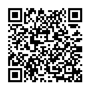 容锦看着盒子里那闪得人眼睛都睁不开的金玉珠宝二维码生成