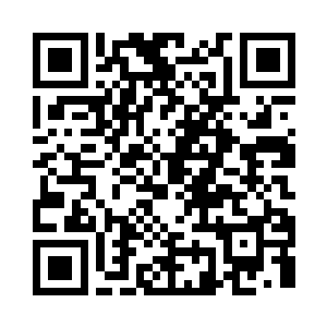 宽阔笔直的道路将大块的土地纵横分割二维码生成