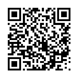 密密麻麻的人群从缺口中向着清军冲杀而去二维码生成