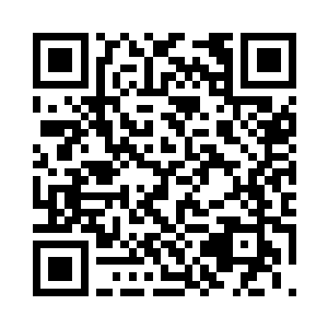 寒菲樱和往常一样伸手搂住他的脖子二维码生成