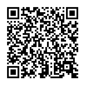 对于不知名液体在脸上带来的刺痛和眼睛都睁不开的难受感到恐惧二维码生成