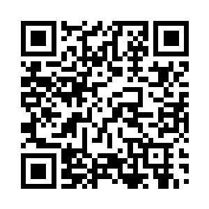 对准粘了络腮胡子的一位女选手摁快门二维码生成