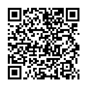 对方早有准备的拳头已经冷不防的朝他挥了出去二维码生成