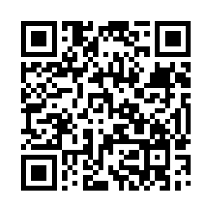 对方穿着一身全黑色短款吊带低胸晚礼服二维码生成