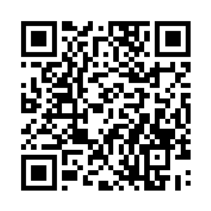 对杨辰指了指办公室大落地窗边的沙发上二维码生成