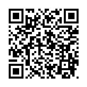 对着不顾阻拦冲进来的耿圆圆笑了笑二维码生成