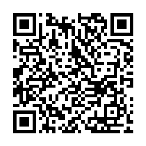 对着依旧赖在床上的庄美凤白里透红光滑细腻的俏脸浊了一下二维码生成