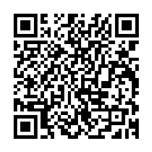 对这种特殊环境里长出来的如藤蔓一般寄生于男人身上的女人二维码生成