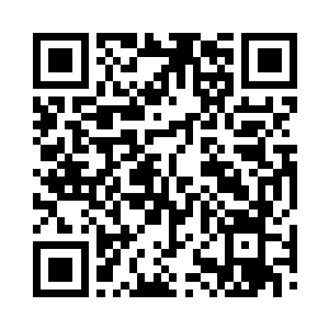 对进了电梯的三位母亲挥挥手压低了声音问二维码生成